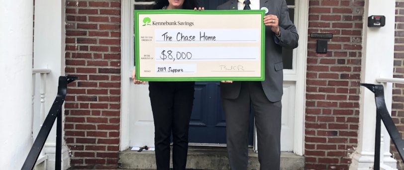 chase home employees holding check up